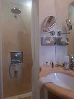 Nikos Takis Fashion Boutique Hotel