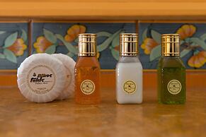 Nikos Takis Fashion Boutique Hotel