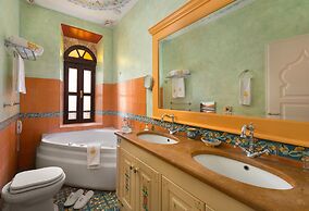 Nikos Takis Fashion Boutique Hotel