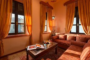 Nikos Takis Fashion Boutique Hotel