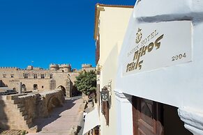 Nikos Takis Fashion Boutique Hotel