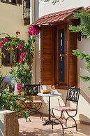 Nikos Takis Fashion Boutique Hotel