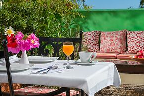 Nikos Takis Fashion Boutique Hotel