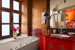 Nikos Takis Fashion Boutique Hotel