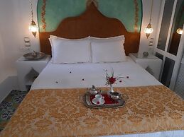 Nikos Takis Fashion Boutique Hotel