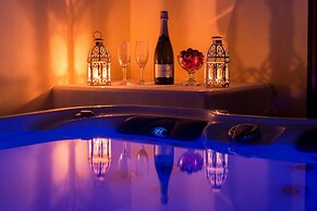 Nikos Takis Fashion Boutique Hotel