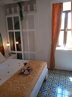 Nikos Takis Fashion Boutique Hotel