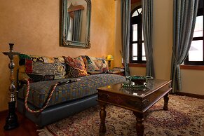 Nikos Takis Fashion Boutique Hotel