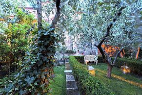Corte della Maestà Antiche Residenze