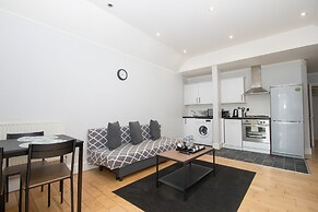 Westciti Caroco Aparthotel