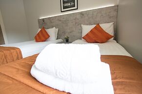 Westciti Caroco Aparthotel