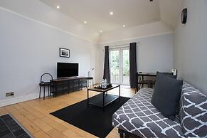Westciti Caroco Aparthotel