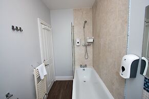 Westciti Caroco Aparthotel