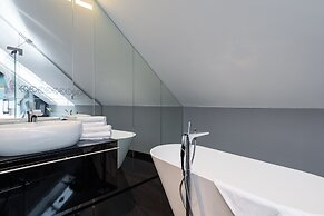 Aquarius Residence by TKC