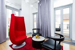 Aquarius Residence by TKC