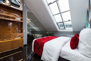 Aquarius Residence by TKC