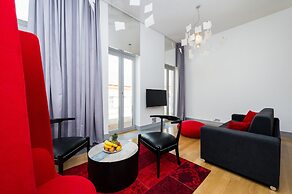 Aquarius Residence by TKC