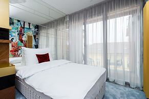 Aquarius Residence by TKC