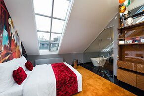 Aquarius Residence by TKC