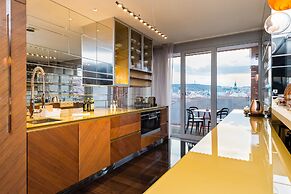 Aquarius Residence by TKC