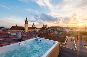 Aquarius Residence by TKC