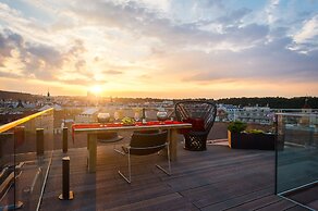 Aquarius Residence by TKC