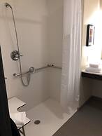 Holiday Inn Hotels and Suites Mount Pleasant by IHG