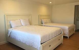 Spinnaker Inn of Naples