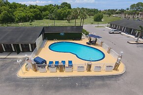 Spinnaker Inn of Naples