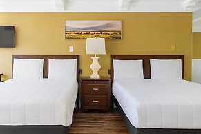 Spinnaker Inn of Naples
