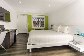 Spinnaker Inn of Naples