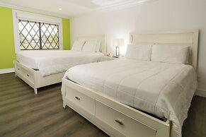 Spinnaker Inn of Naples