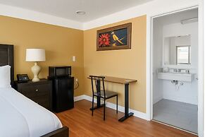 Spinnaker Inn of Naples