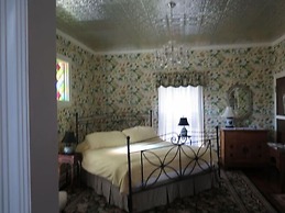Hanna House Bed & Breakfast