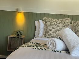 The Highlander Motel - 24HR Check In