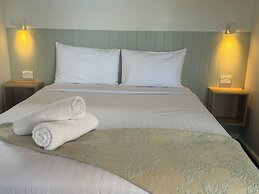 The Highlander Motel - 24HR Check In