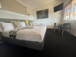 The Highlander Motel - 24HR Check In