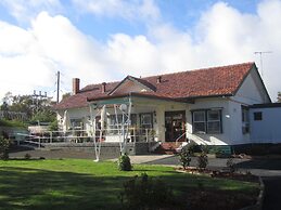 The Highlander Motel - 24HR Check In