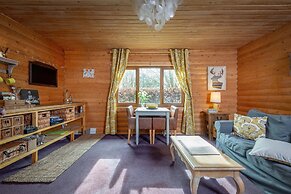 Redlands Country Lodge Log Cabin Apartments & WeeBothy