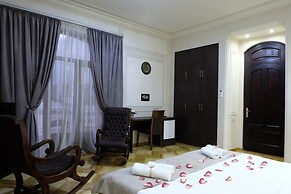 S&L Boutique Hotel