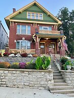 Vineyard Mansion & Carriage House Bed & Breakfast