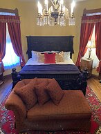 Vineyard Mansion & Carriage House Bed & Breakfast