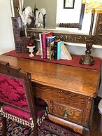 Vineyard Mansion & Carriage House Bed & Breakfast