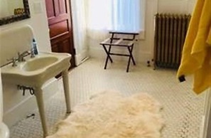 Vineyard Mansion & Carriage House Bed & Breakfast