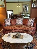 Vineyard Mansion & Carriage House Bed & Breakfast