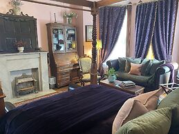 Vineyard Mansion & Carriage House Bed & Breakfast