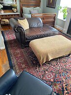 Vineyard Mansion & Carriage House Bed & Breakfast
