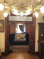 Vineyard Mansion & Carriage House Bed & Breakfast