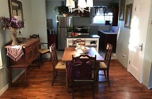 Vineyard Mansion & Carriage House Bed & Breakfast