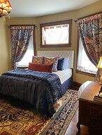 Vineyard Mansion & Carriage House Bed & Breakfast